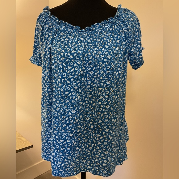 Loft Blue & White Super Soft Flowy Flower Cotton off the Shoulder top. - Picture 5 of 8